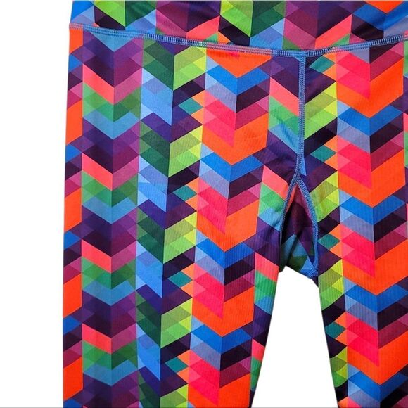 Neve Women's Multi-Colored Geo Chevron Leggings Size M - Picture 4 of 6